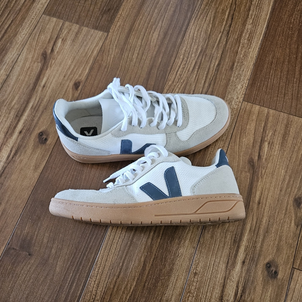 Veja V-10 Sneakers